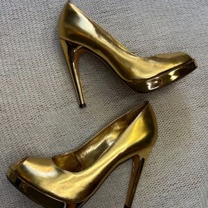 Gold Michael Kors peep toe heels (8.5)